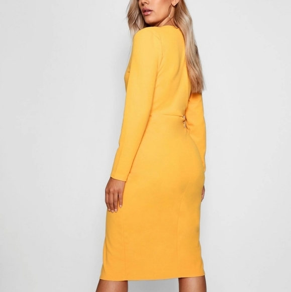 Boohoo Dresses & Skirts - Boohoo  Plunge Wrap Midi Dress.Brand new